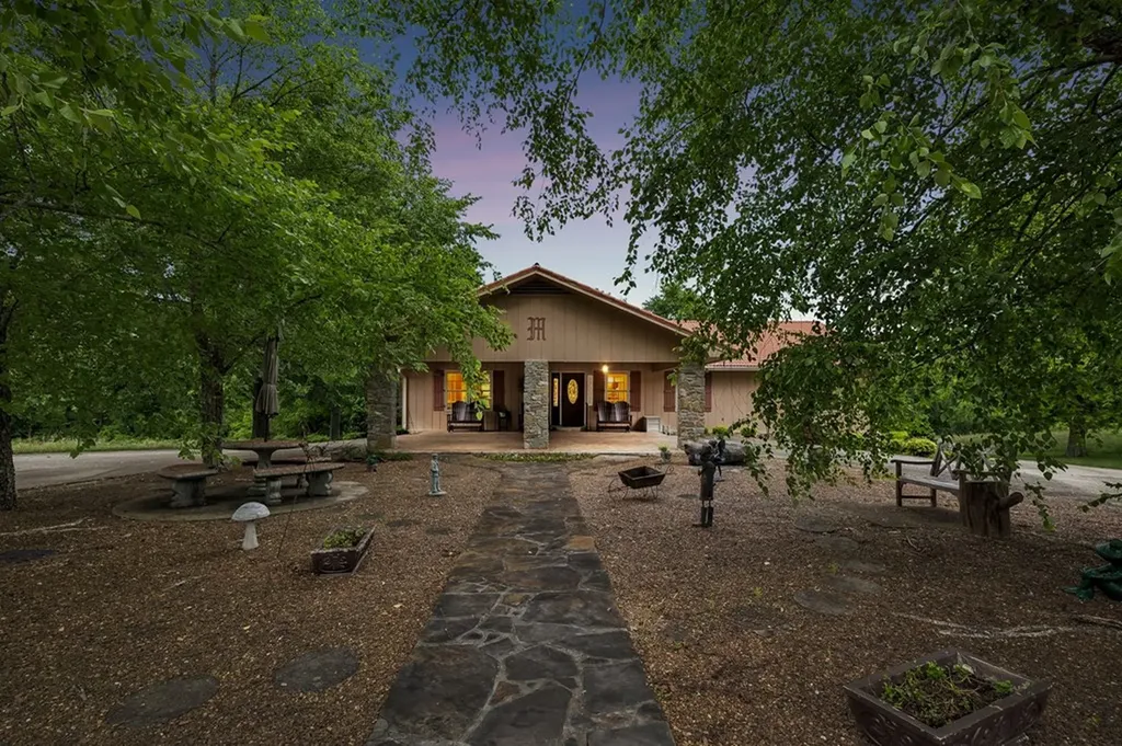 20 Riverbend Lane Carthage TN 37030-2035