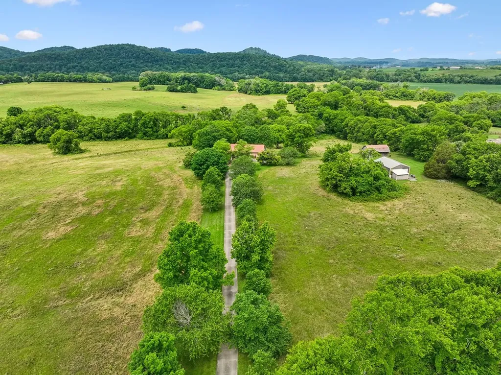 20 Riverbend Lane Carthage TN 37030-2035
