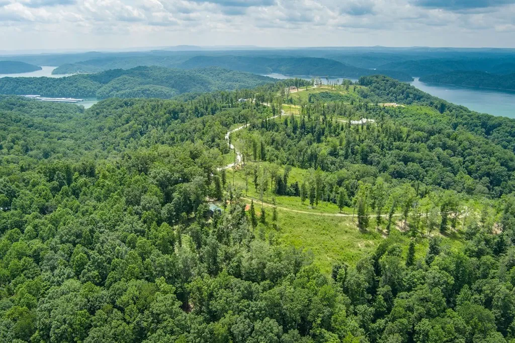 LOT2TR2 Taylor Road Byrdstown TN 38549