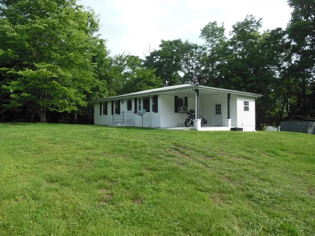 1095 York Highway Gainesboro TN 38562