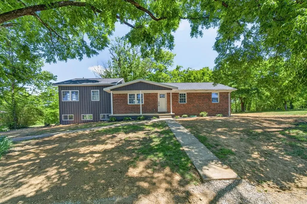 2155 Fairview Road Byrdstown TN 38549