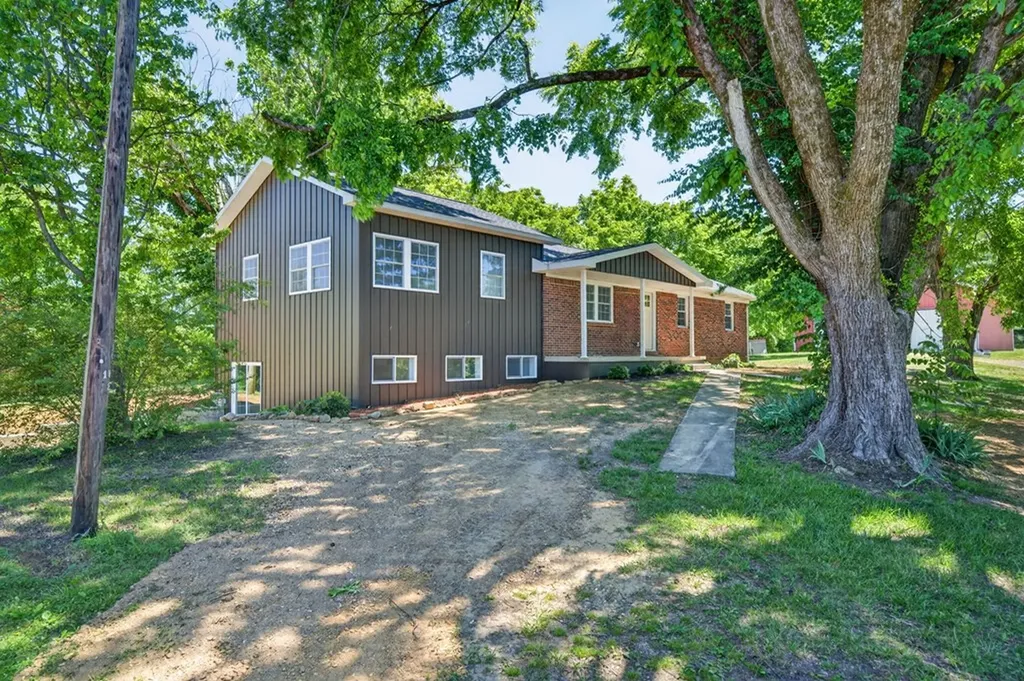 2155 Fairview Road Byrdstown TN 38549