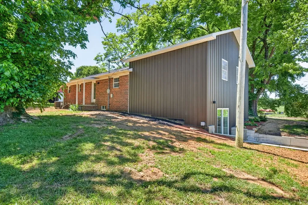 2155 Fairview Road Byrdstown TN 38549