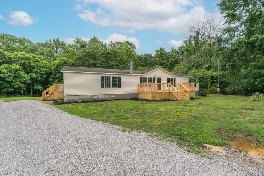 208 Rhoads Lane Hillsboro TN 37342
