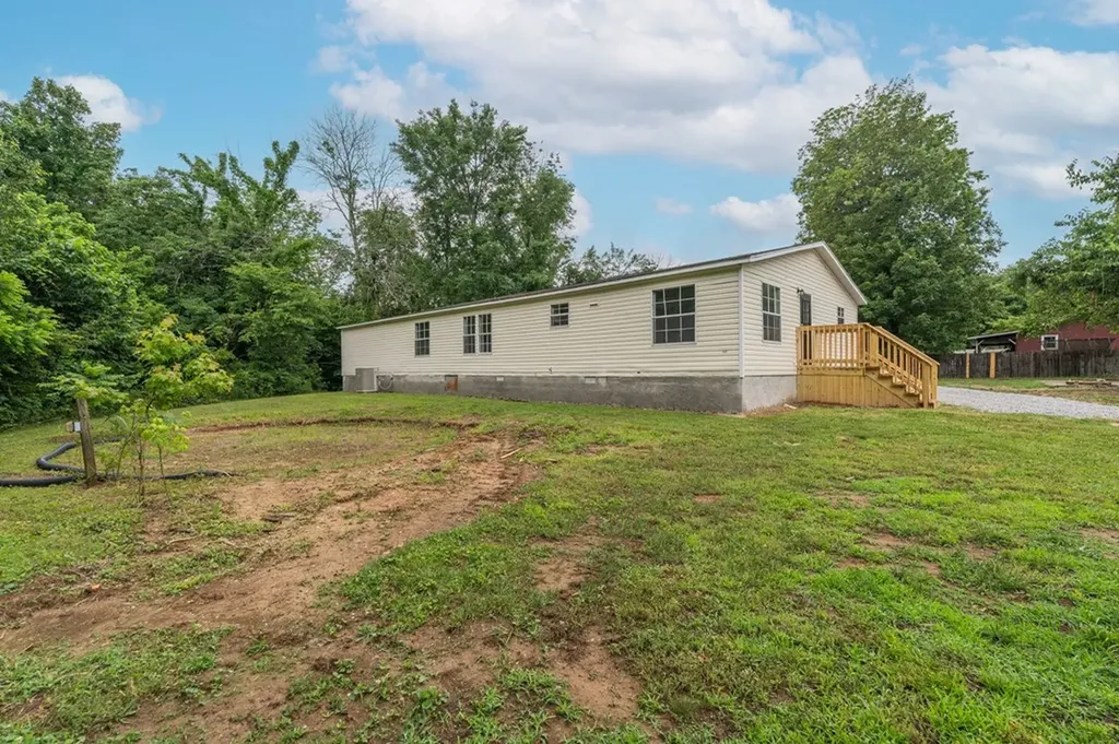 208 Rhoads Lane Hillsboro TN 37342