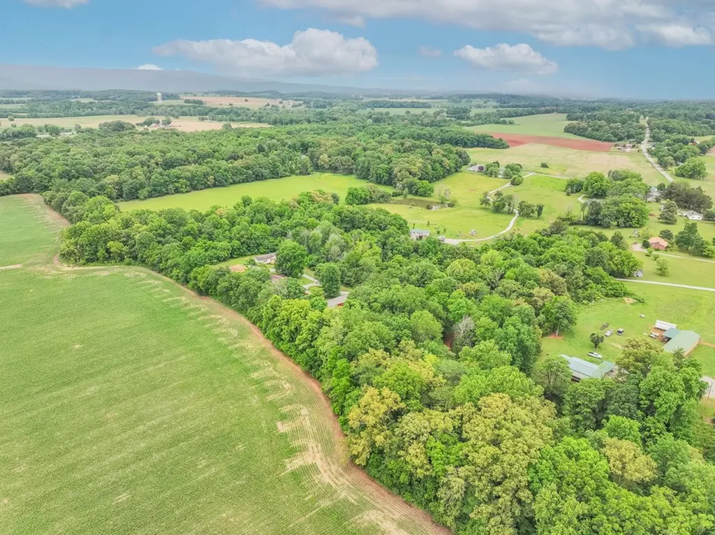208 Rhoads Lane Hillsboro TN 37342