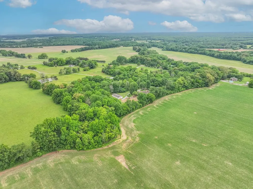 208 Rhoads Lane Hillsboro TN 37342