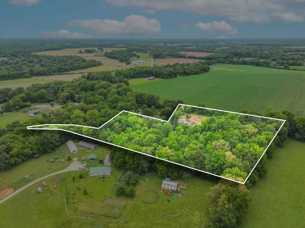 208 Rhoads Lane Hillsboro TN 37342