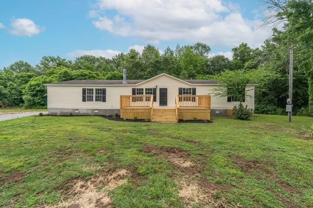 208 Rhoads Lane Hillsboro TN 37342