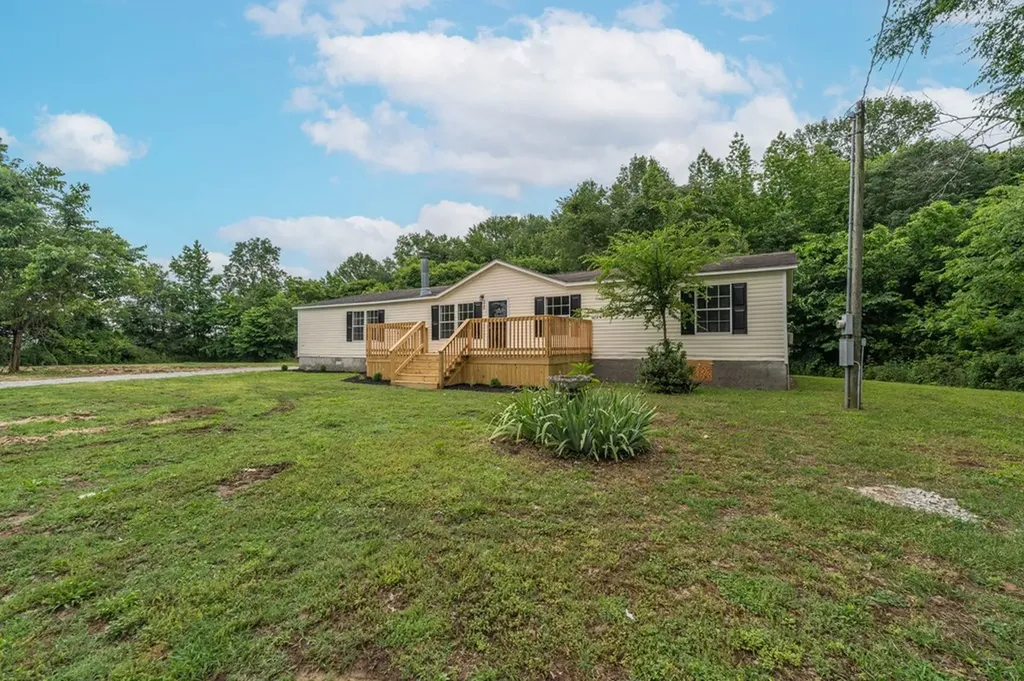 208 Rhoads Lane Hillsboro TN 37342
