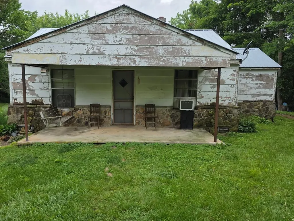 Monterey TN, 539 East Peter Avenue