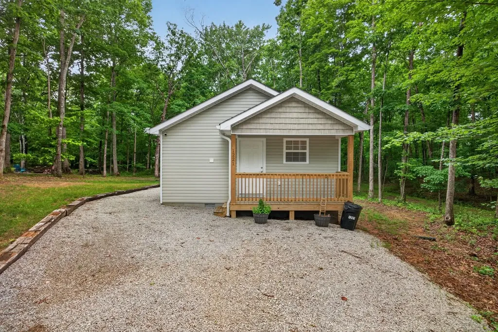 1221 Camp Belle Air Road Sparta TN 38583