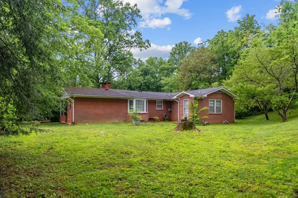 1200 N Salem Road Cookeville TN 38501