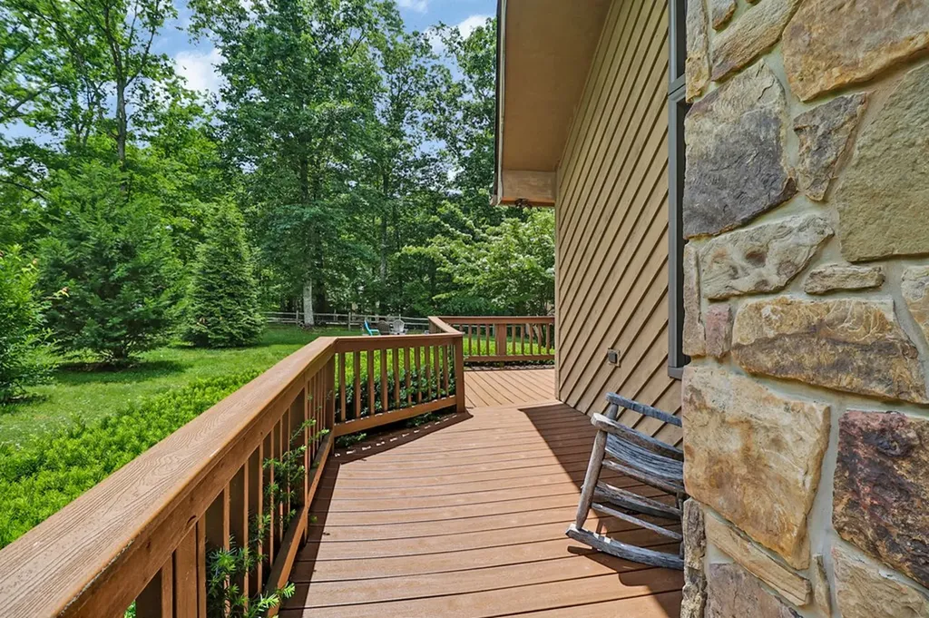 1072 Belmont Drive Monterey TN 38574