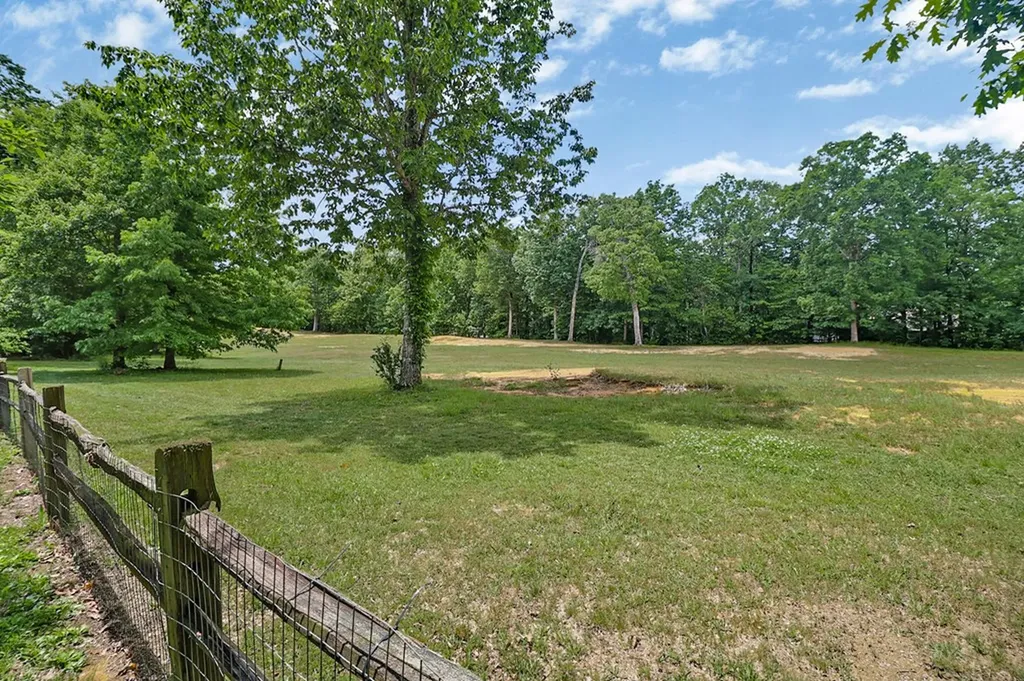 1072 Belmont Drive Monterey TN 38574
