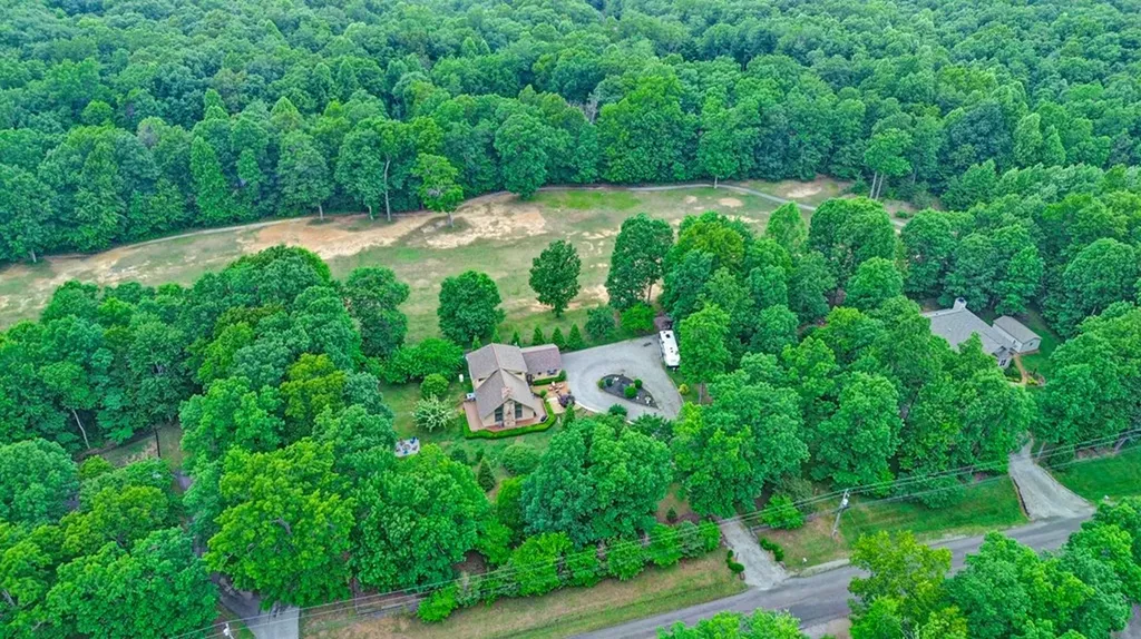 1072 Belmont Drive Monterey TN 38574