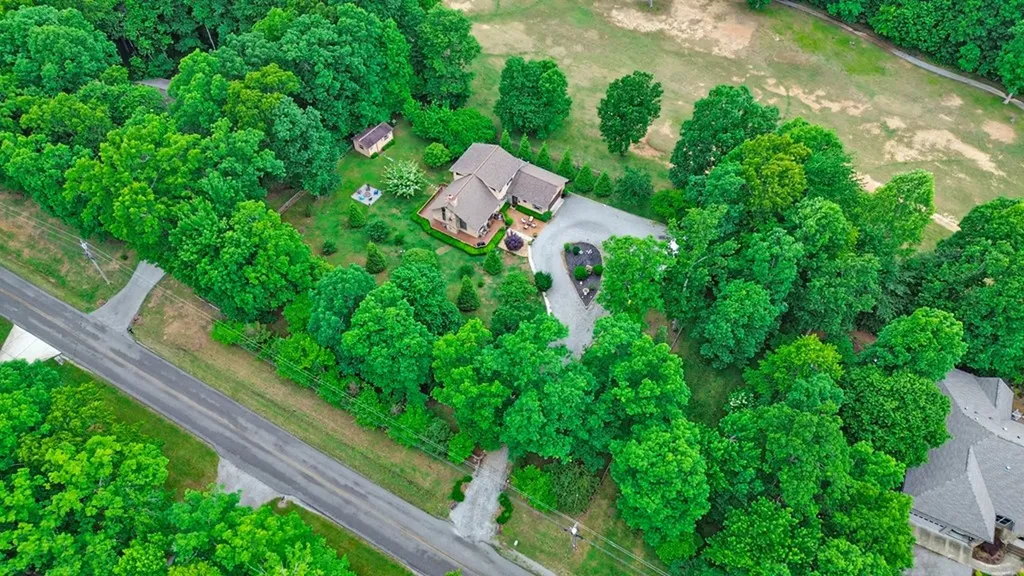 1072 Belmont Drive Monterey TN 38574