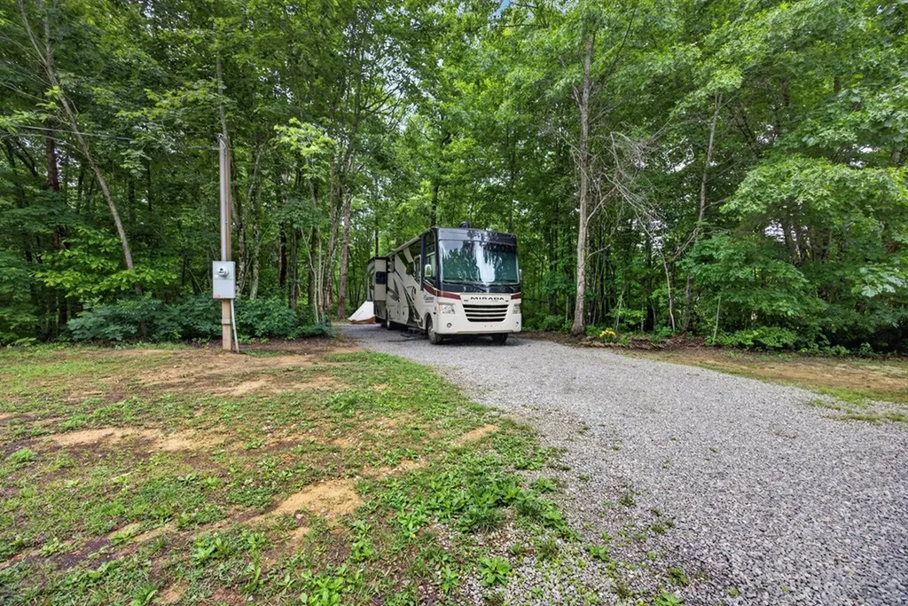55214 Maynard Ridge Lane Crawford TN 38554