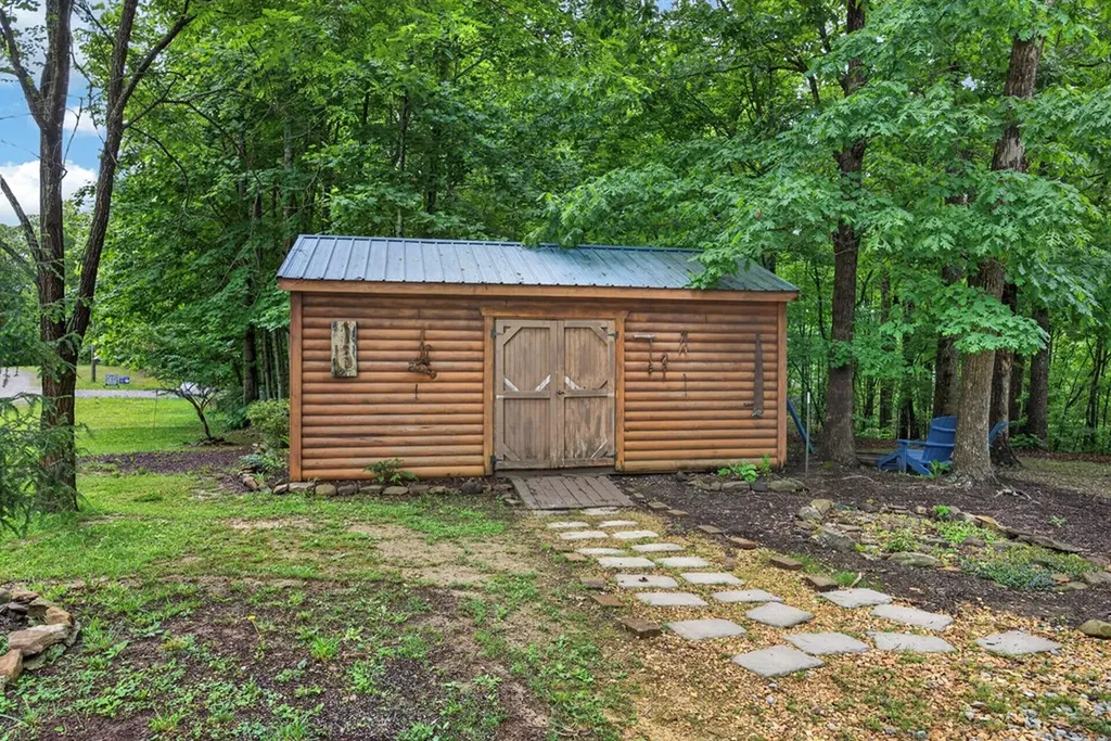 55214 Maynard Ridge Lane Crawford TN 38554