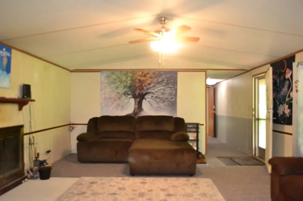 1557 Add Stafford Road Hilham TN 38568