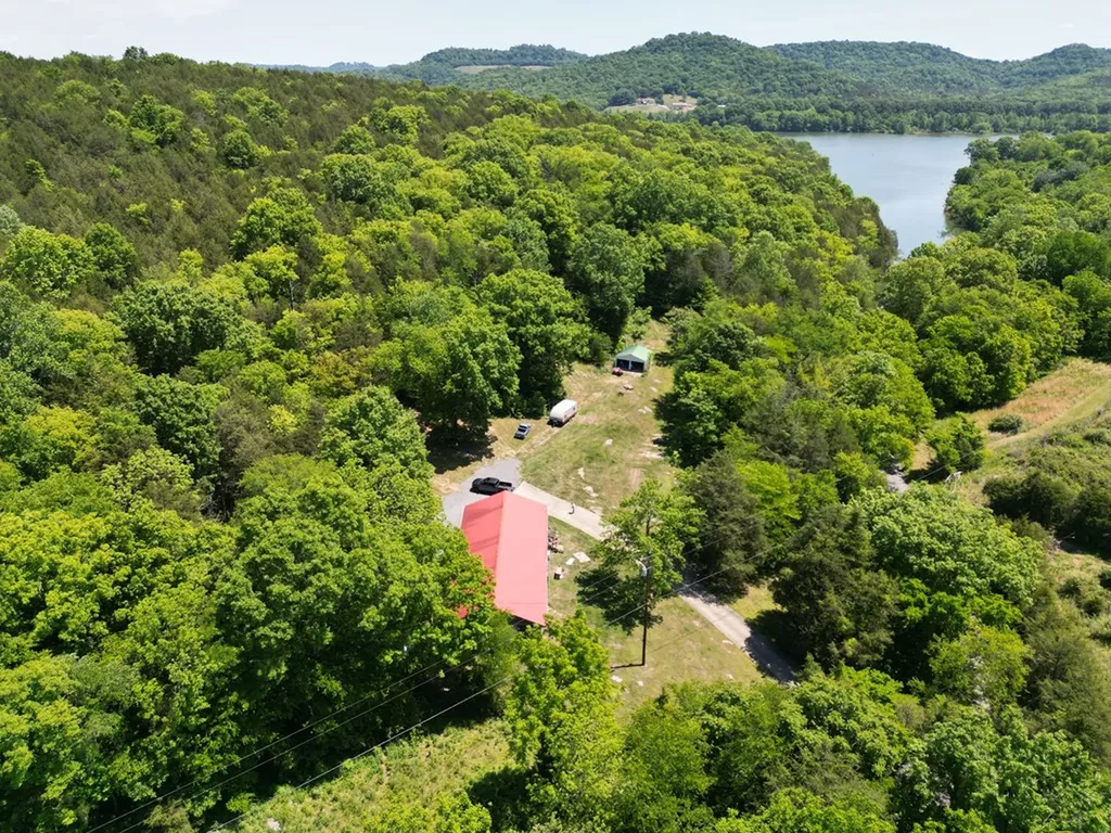 133 Cook Lane Gainesboro TN 38562
