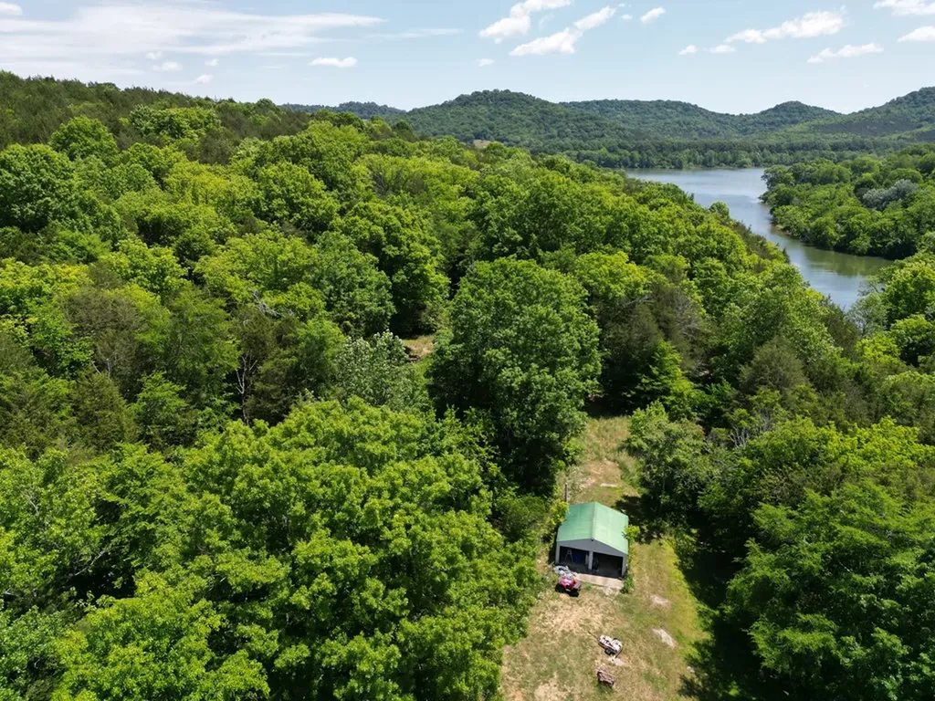 133 Cook Lane Gainesboro TN 38562