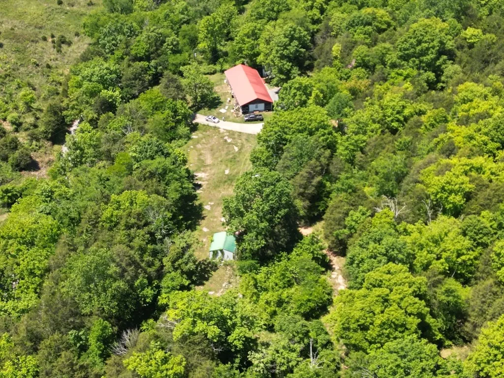 133 Cook Lane Gainesboro TN 38562