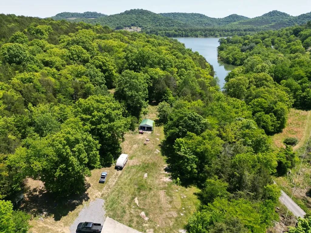 133 Cook Lane Gainesboro TN 38562