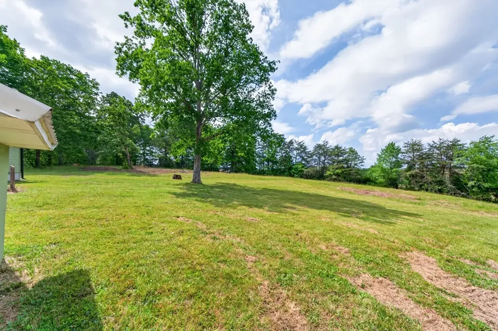 4097 Hanging Limb Highway Monterey TN 38574-5430