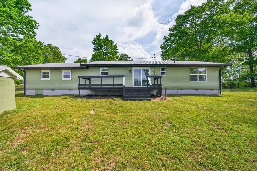 4097 Hanging Limb Highway Monterey TN 38574-5430