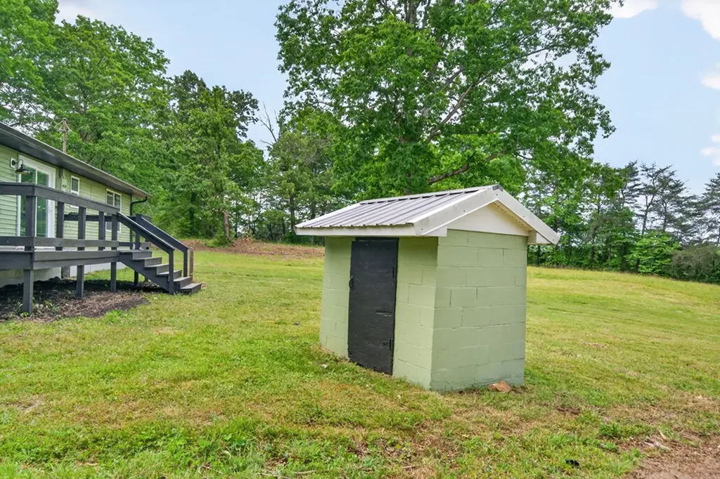 4097 Hanging Limb Highway Monterey TN 38574-5430