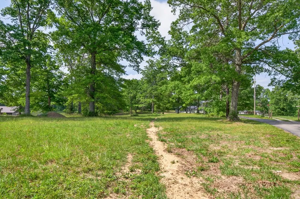 4097 Hanging Limb Highway Monterey TN 38574-5430