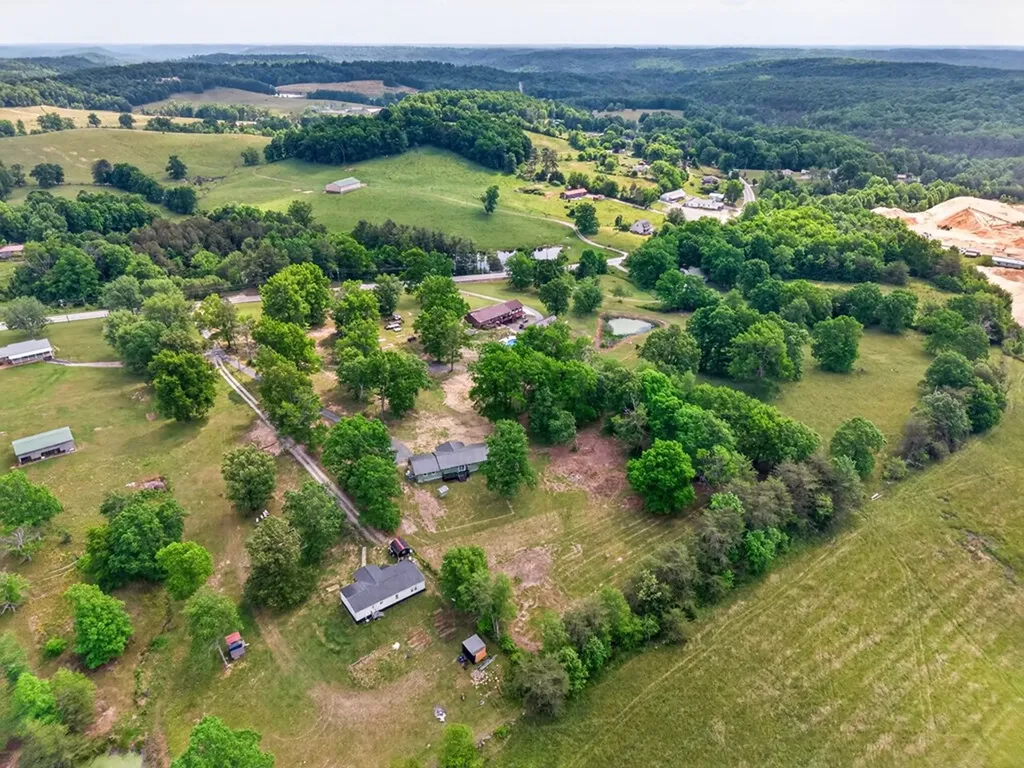4097 Hanging Limb Highway Monterey TN 38574-5430