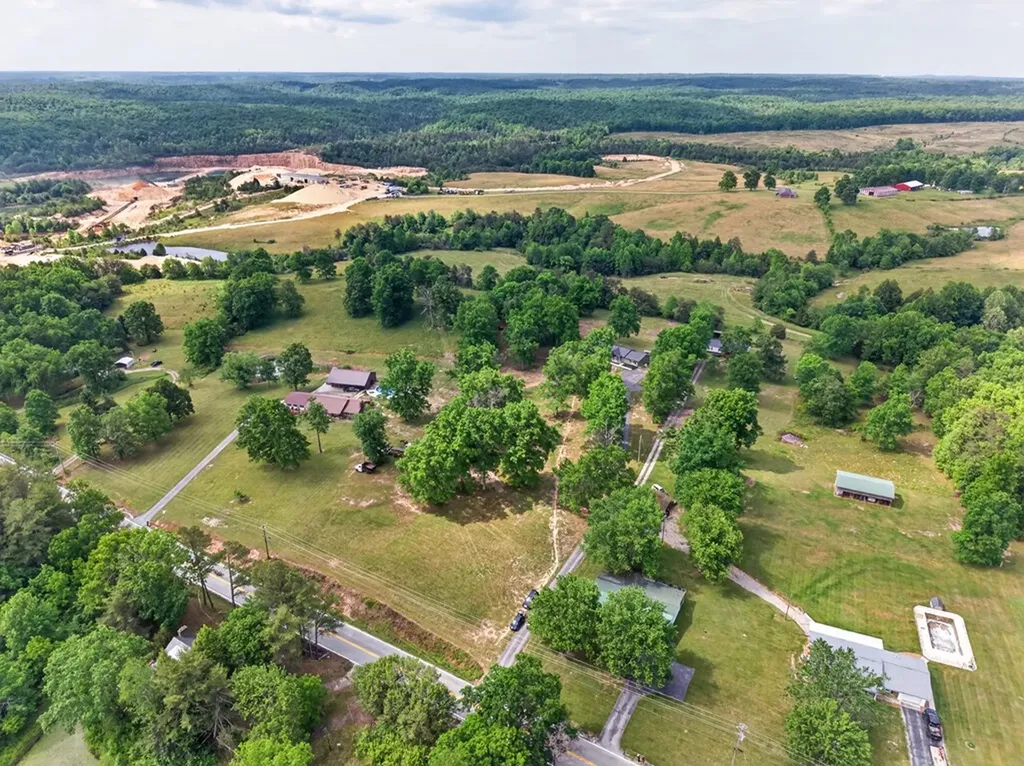 4097 Hanging Limb Highway Monterey TN 38574-5430
