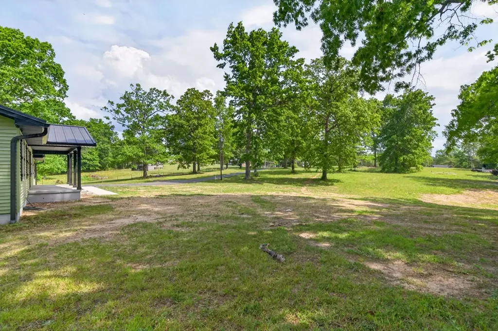 4097 Hanging Limb Highway Monterey TN 38574-5430