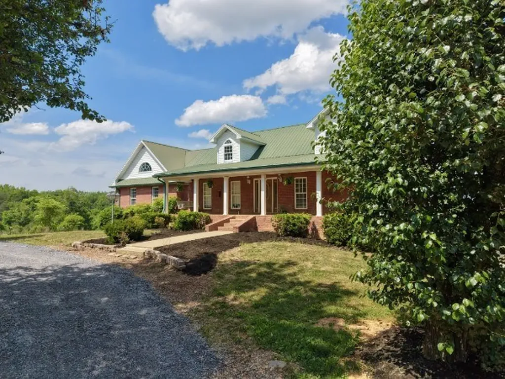 6701 Mccormick Ridge Road Whitleyville TN 38588