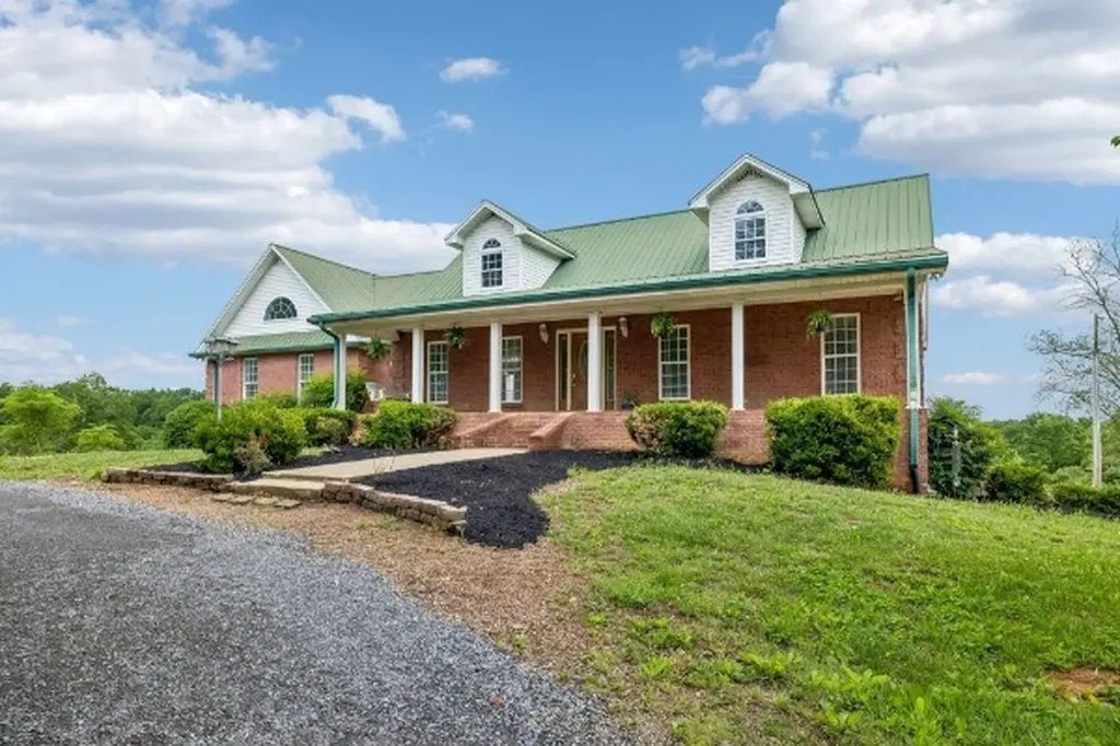 6701 Mccormick Ridge Road Whitleyville TN 38588