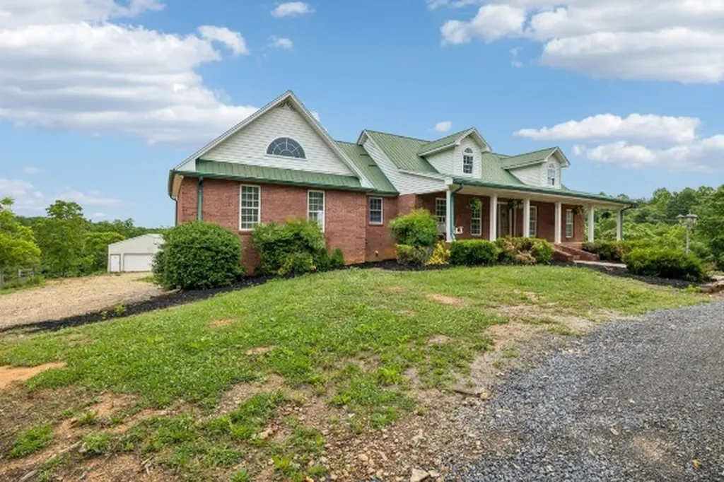6701 Mccormick Ridge Road Whitleyville TN 38588