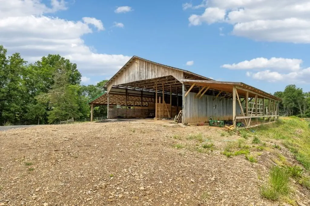 6701 Mccormick Ridge Road Whitleyville TN 38588