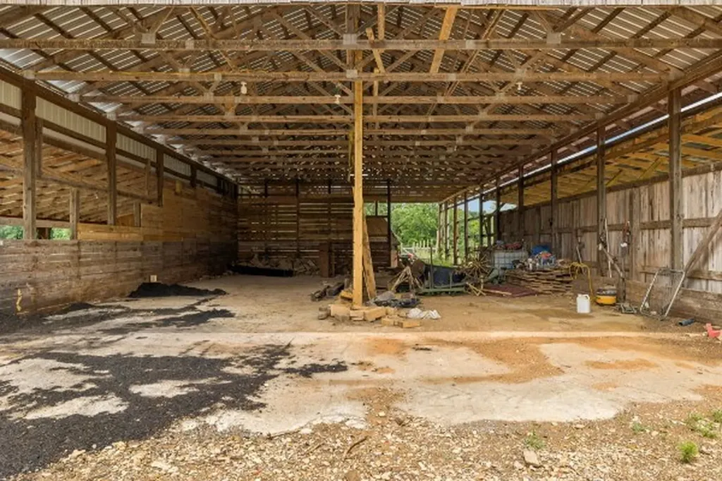 6701 Mccormick Ridge Road Whitleyville TN 38588