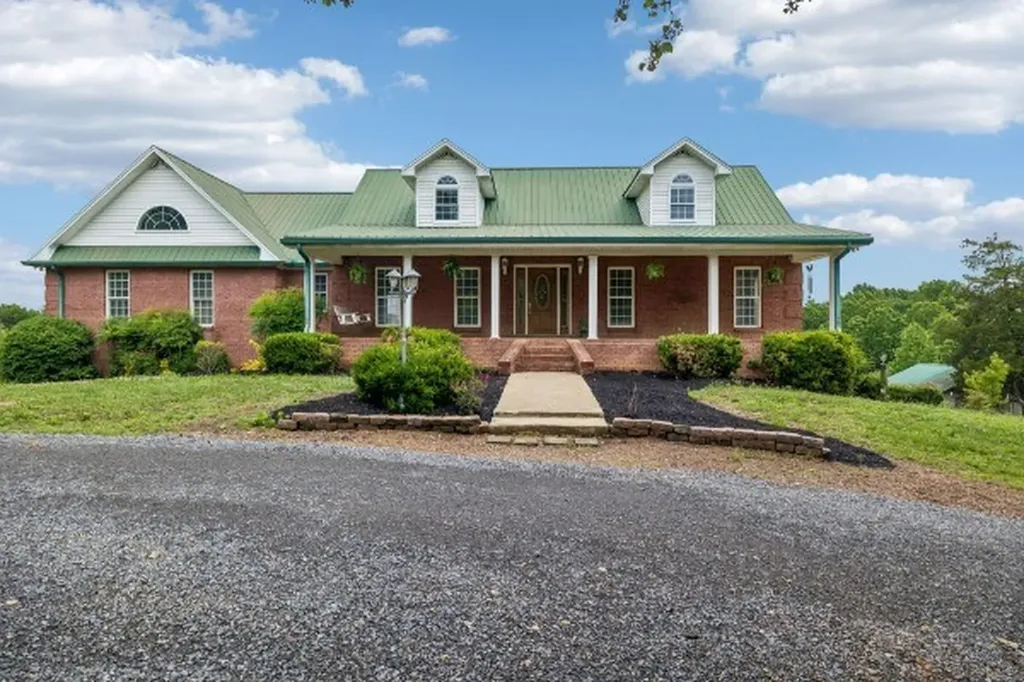 6701 Mccormick Ridge Road Whitleyville TN 38588