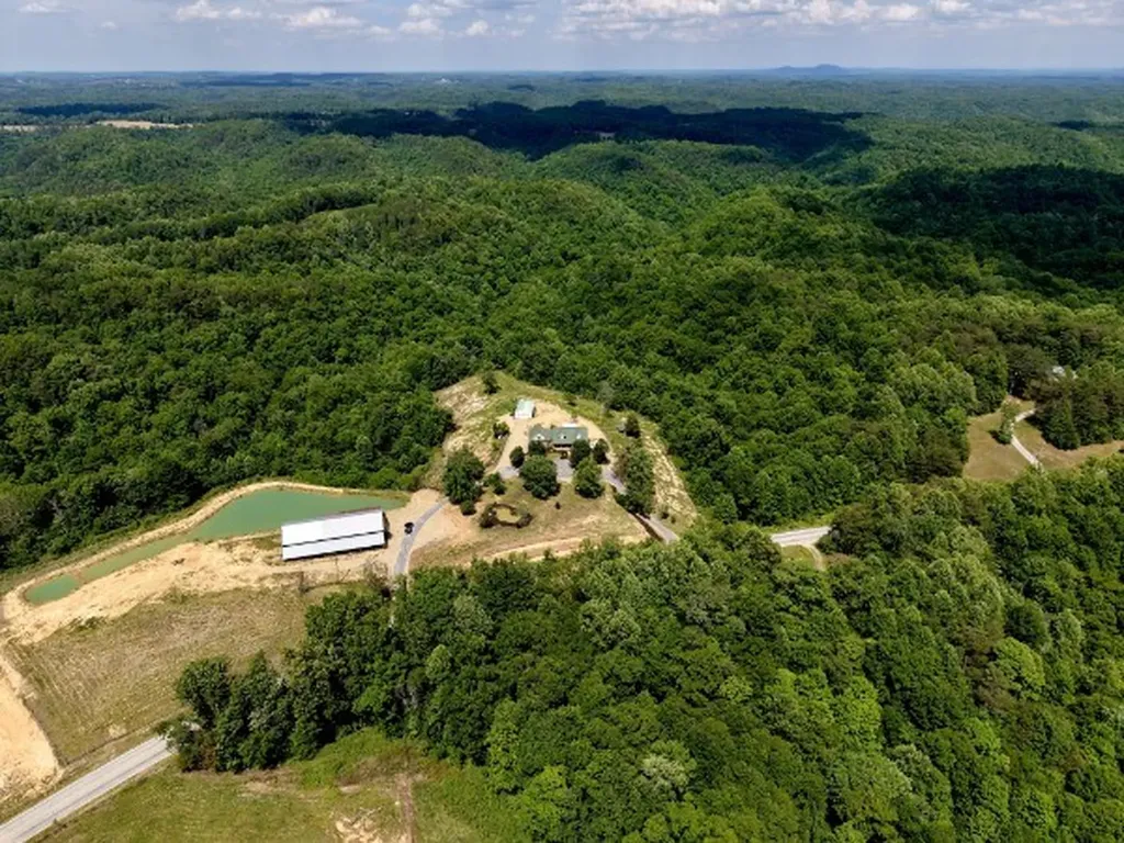 6701 Mccormick Ridge Road Whitleyville TN 38588