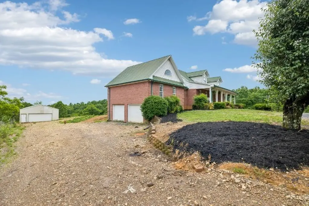 6701 Mccormick Ridge Road Whitleyville TN 38588