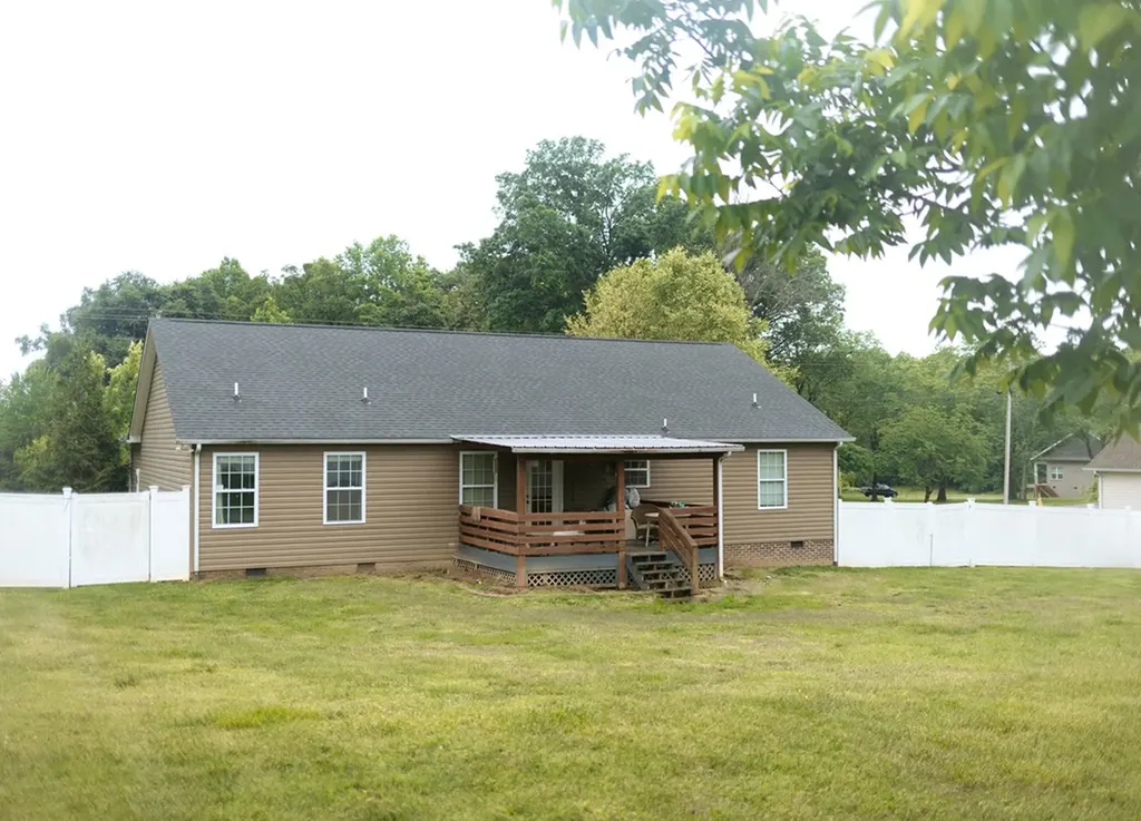5588 Village Road Cookeville TN 38506