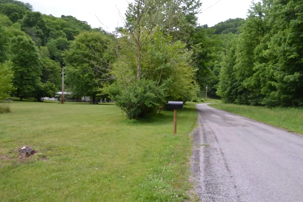 1505 Add Stafford Road Hilham TN 38568