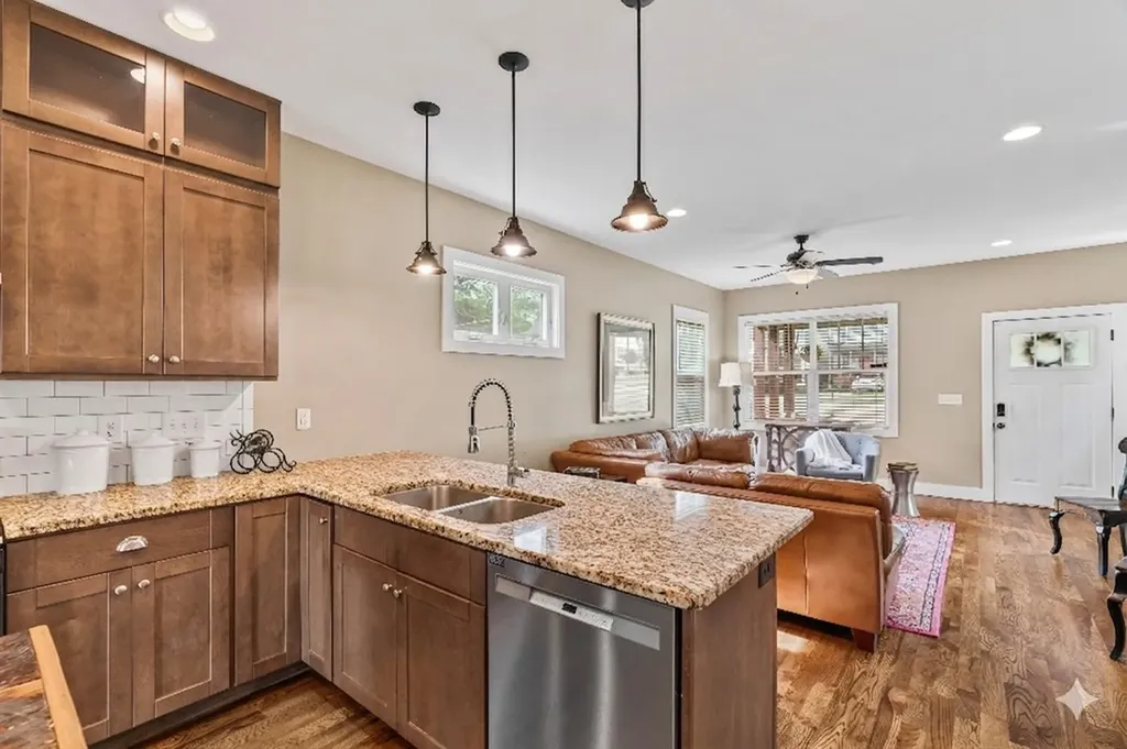 916A Thomas Avenue Nashville TN 37216