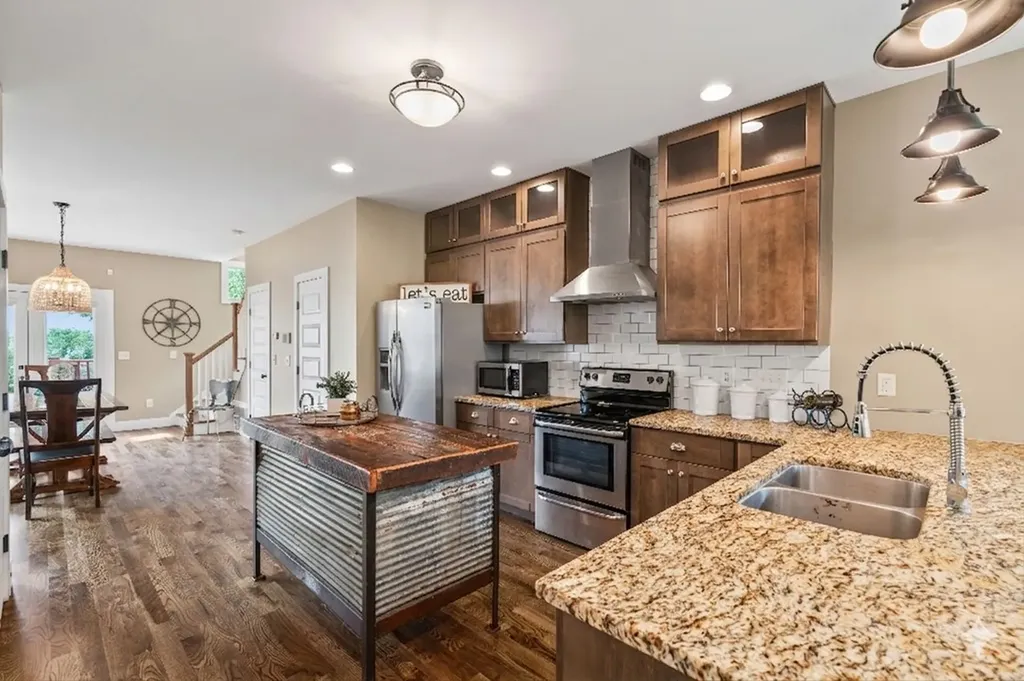 916A Thomas Avenue Nashville TN 37216