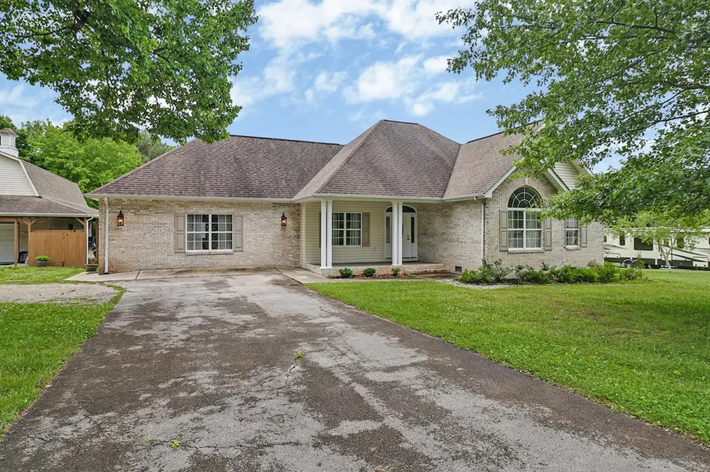 809 Buffalo Trail Clarkrange TN 38553