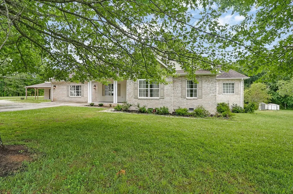 809 Buffalo Trail Clarkrange TN 38553