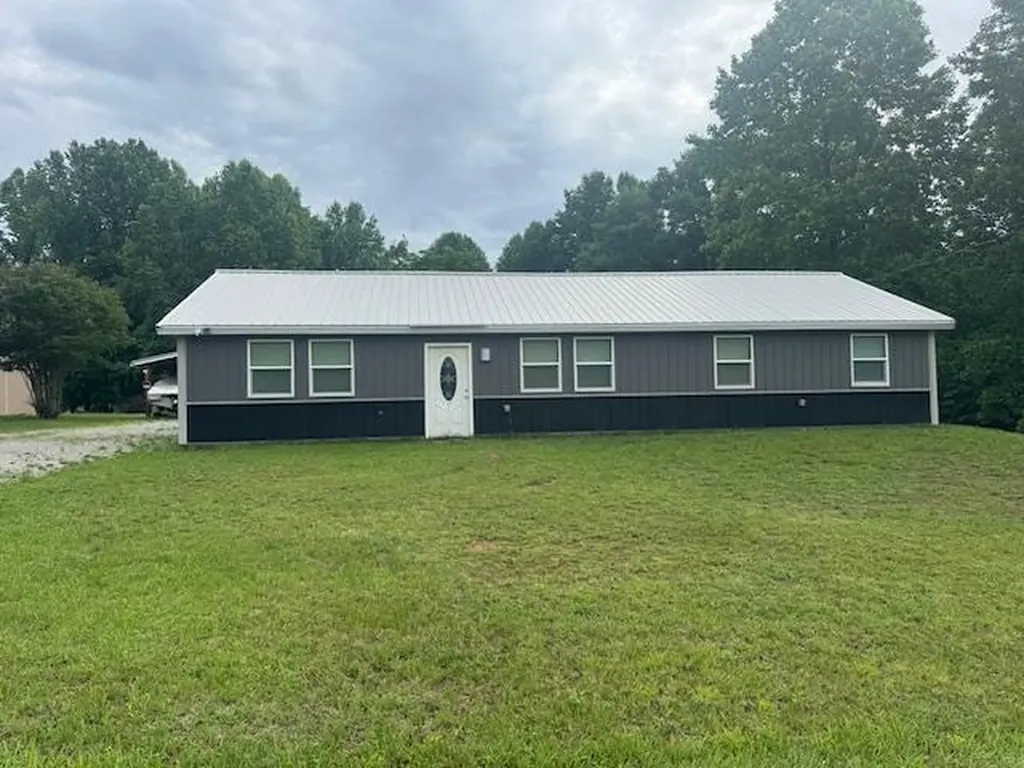 1025 Center Lane Byrdstown TN 38549